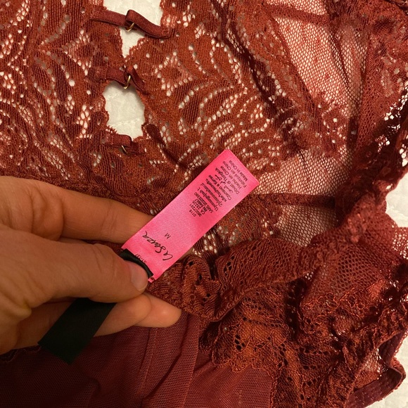 Lingerie - Picture 3 of 3